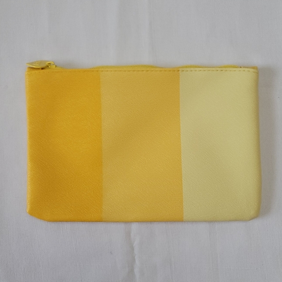 ipsy Handbags - NWOT Ipsy Ombre Cosmetic/Makeup Glam Bag